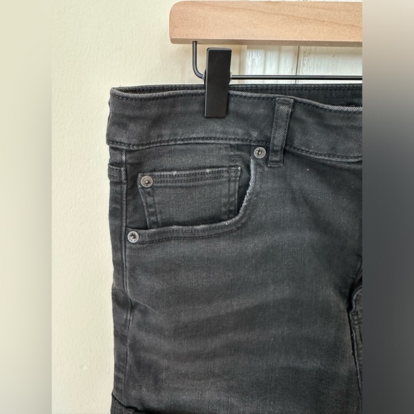 NEW American Eagle Super High-Waisted Denim Short, black, size 12 - Picture 11 of 13